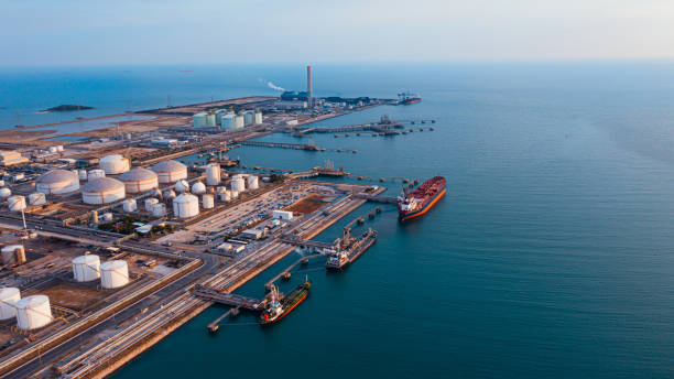 Fujairah marine berths and logistics connectivity